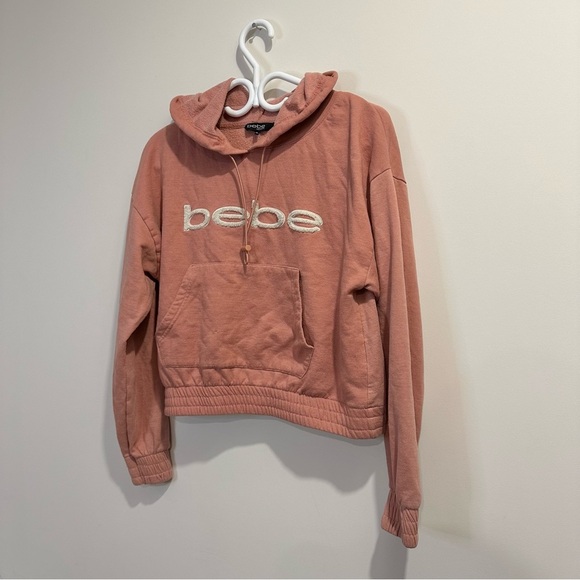 Bebe sports | Vintage Y2K pink-salmon Bebe cropped hoodie with and teddy logo - Picture 4 of 7